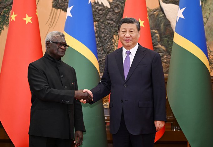 索羅門群島總理蘇嘉瓦瑞(Manasseh Sogavare)訪問中國，10日與中國國家主席習近平會面。(Twitter/@SpokespersonCHN)