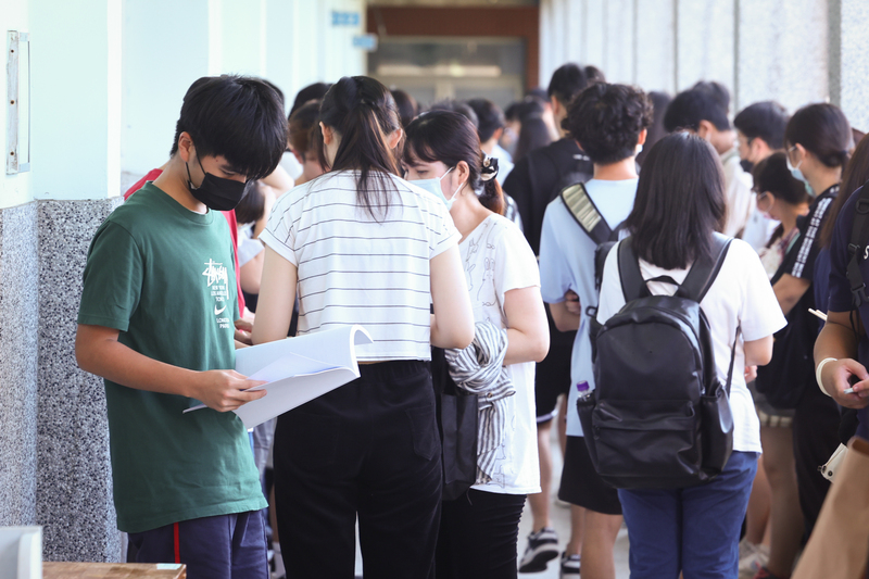 112學年度分科測驗第2天考史地公。 (圖：中央社)