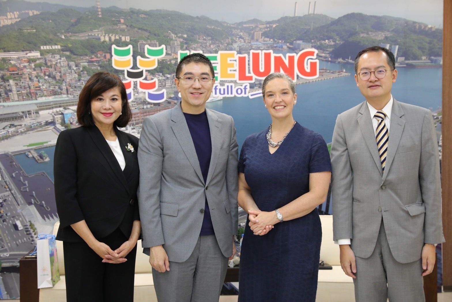 美國在台協會(AIT)台北辦事處長孫曉雅12日首度與基隆市長謝國樑會面，討論基隆的城市發展、自然災害防救，以及美台合作機會。(圖:AIT臉書)