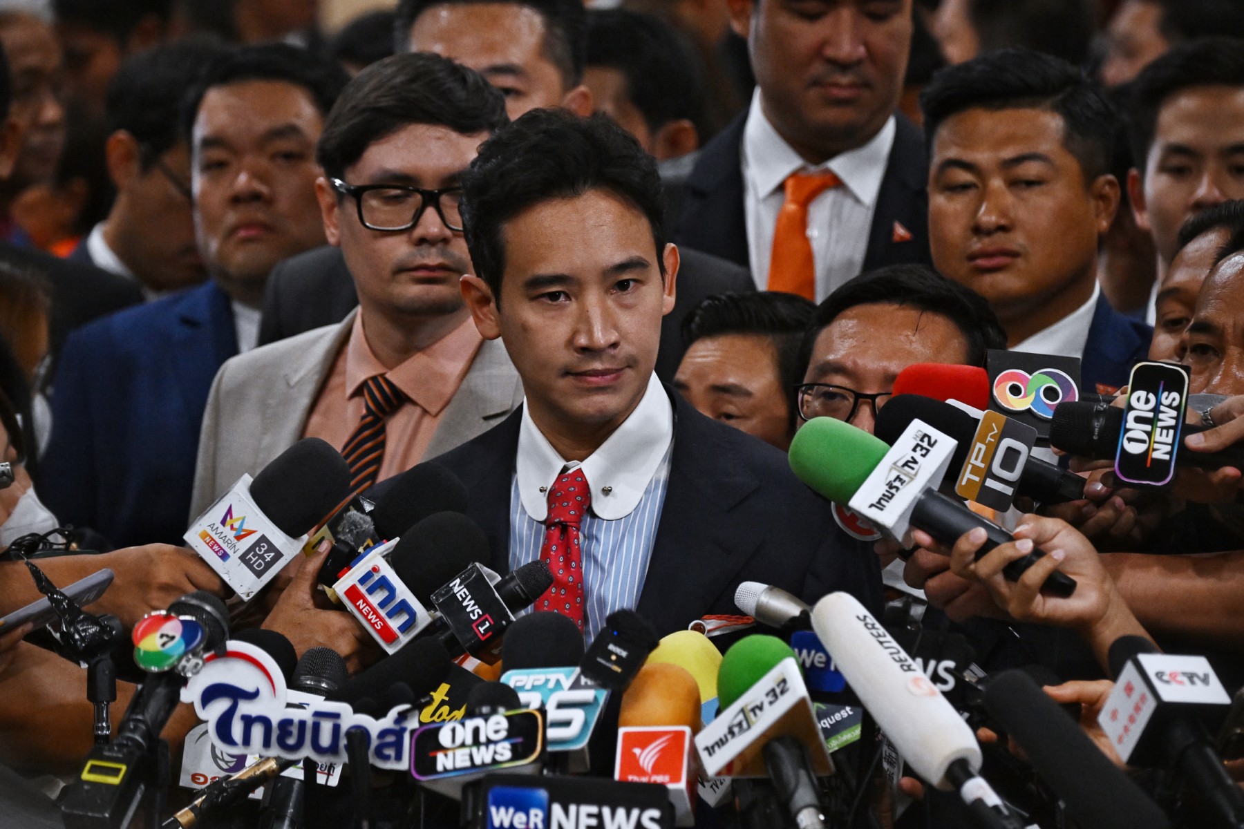 泰國總理候選人皮塔競選失利，前進黨14日宣布一項計劃，試圖限制軍方所任命的參議院的權力。(AFP)
