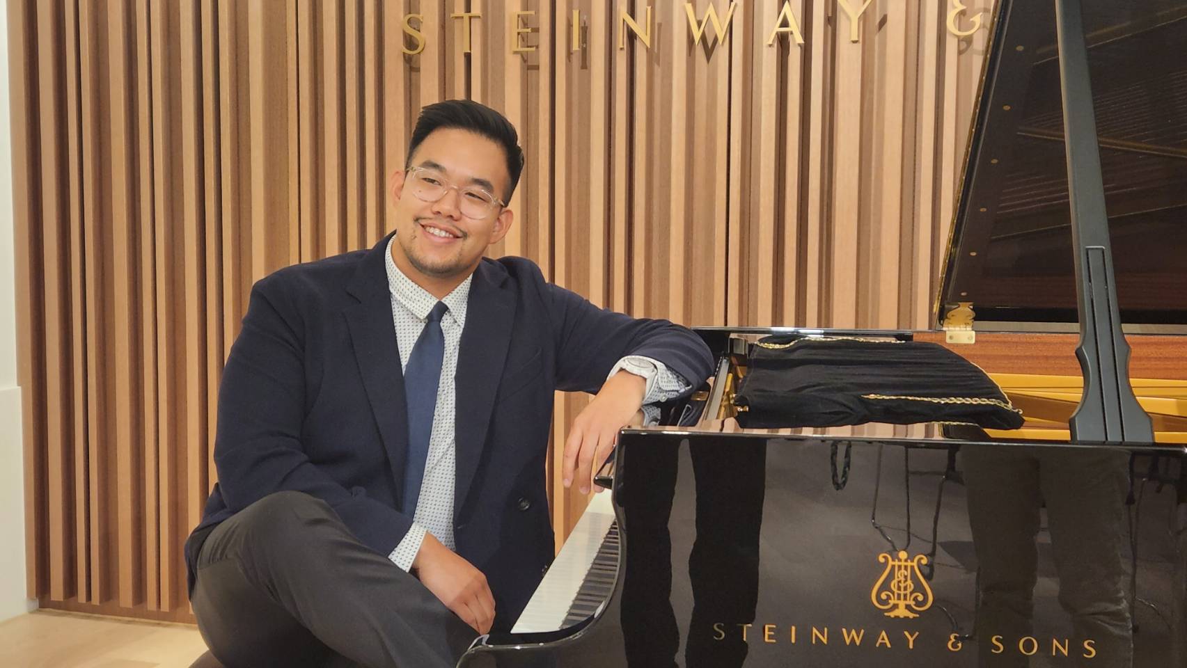 台裔鋼琴家柯慶恩音樂會，以演出即興創作，加上演出過程中穿插說笑話與故事分享，成為一大特色。（江昭倫 攝）