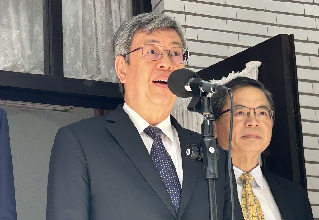 行政院長陳建仁今天(18日)到立法院針對「性騷擾防治相關事宜」進行專案報告，會前接受媒體採訪。(趙婉淳攝)