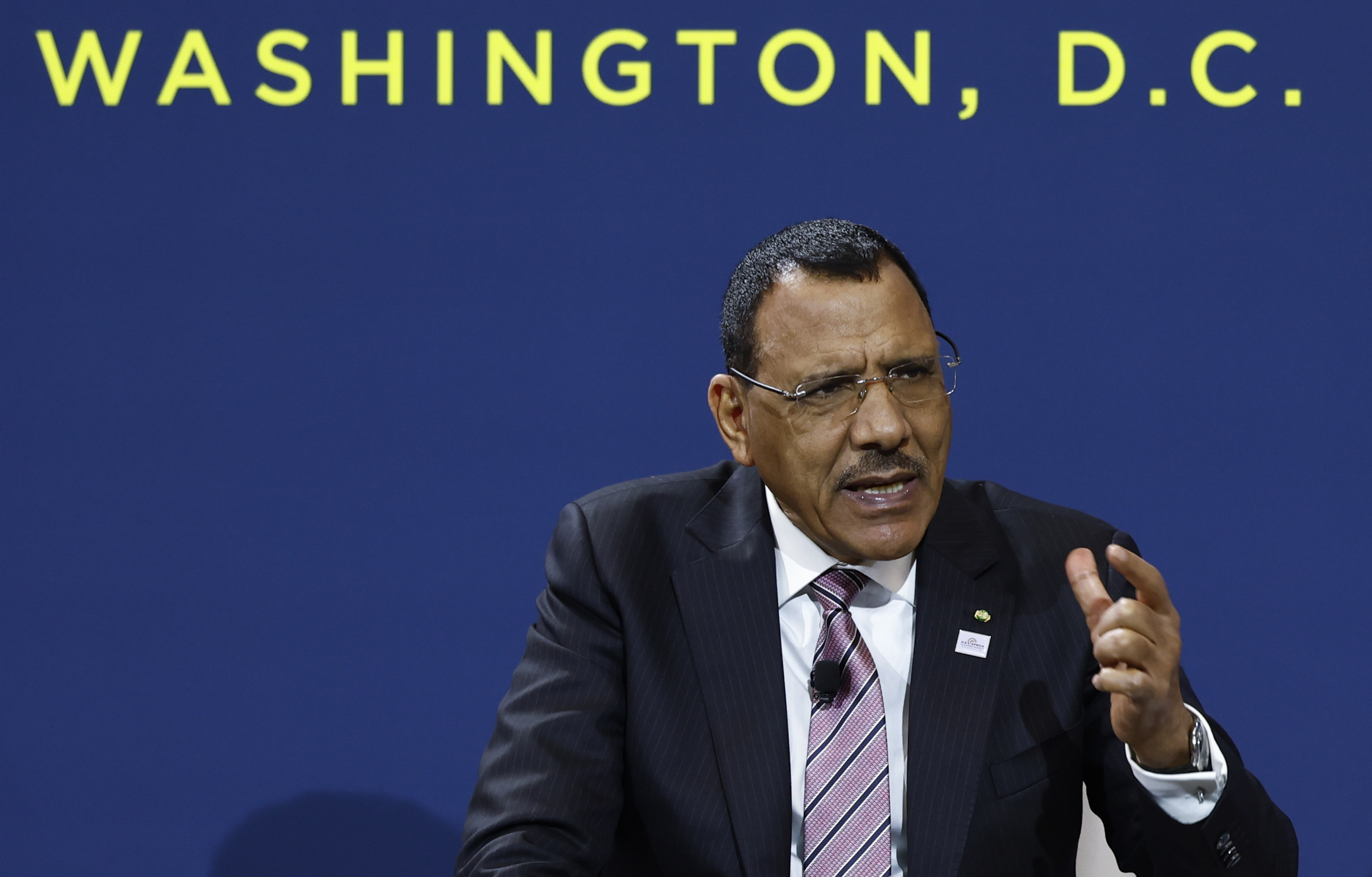 尼日總統貝佐姆(Mohamed Bazoum)。(AFP)
