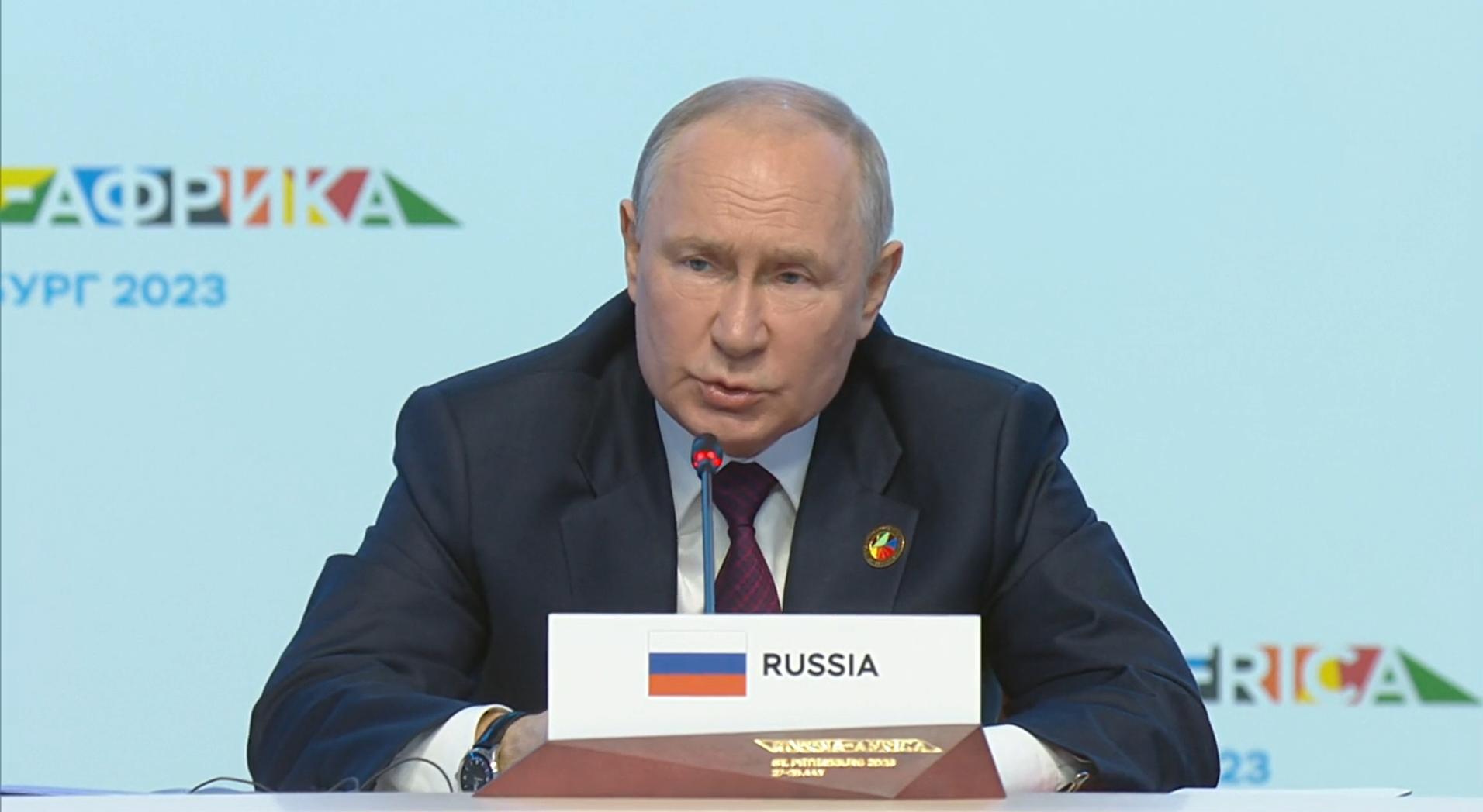 俄羅斯總統蒲亭(Vladimir Putin)28日對非洲國家領導人表示，莫斯科重視他們提出有關烏克蘭的和平計劃，並且正在仔細研究提議內容。(圖:克宮)