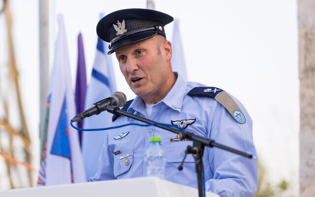 以色列空軍司令巴爾(Tomer Bar)28日表示，以色列的敵人可能會利用司法改革引發的政治危機，威脅以色列的安全。(圖取自推特)