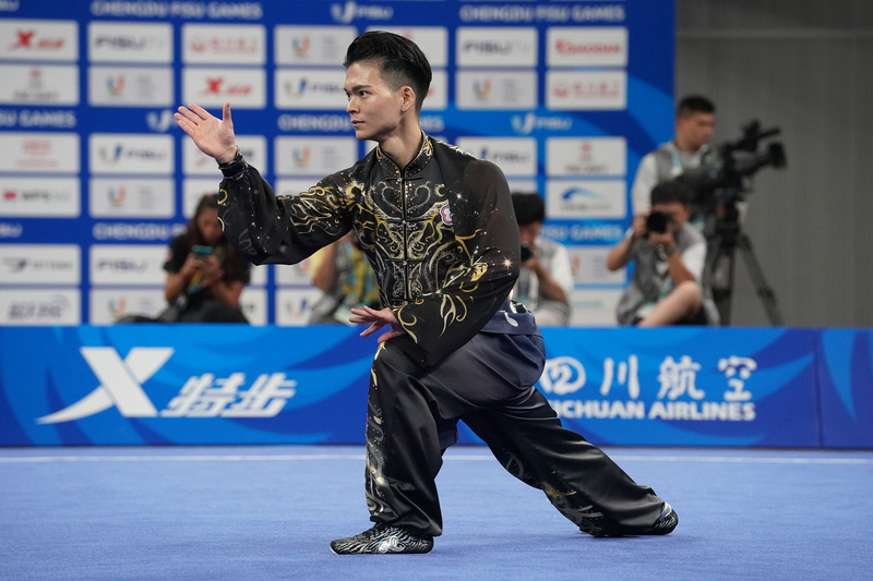 武術好手孫家閎30日在成都世大運太極拳項目，以9.693分獲得金牌，這也是台灣隊本屆首面金牌。（大專體總提供） (圖：中央社)