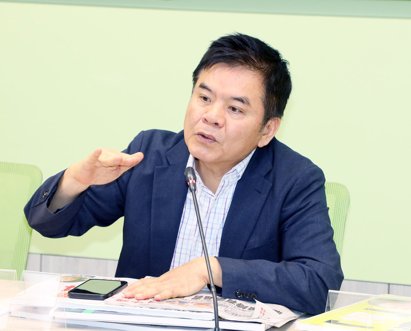 民進黨立遠黨團書記長莊瑞雄表示，針對南投縣的指控，相關單位都有說明，且中央對於地方在第一時間的協助沒有減少，大家都在鼎力幫助地方。(圖：中央社)