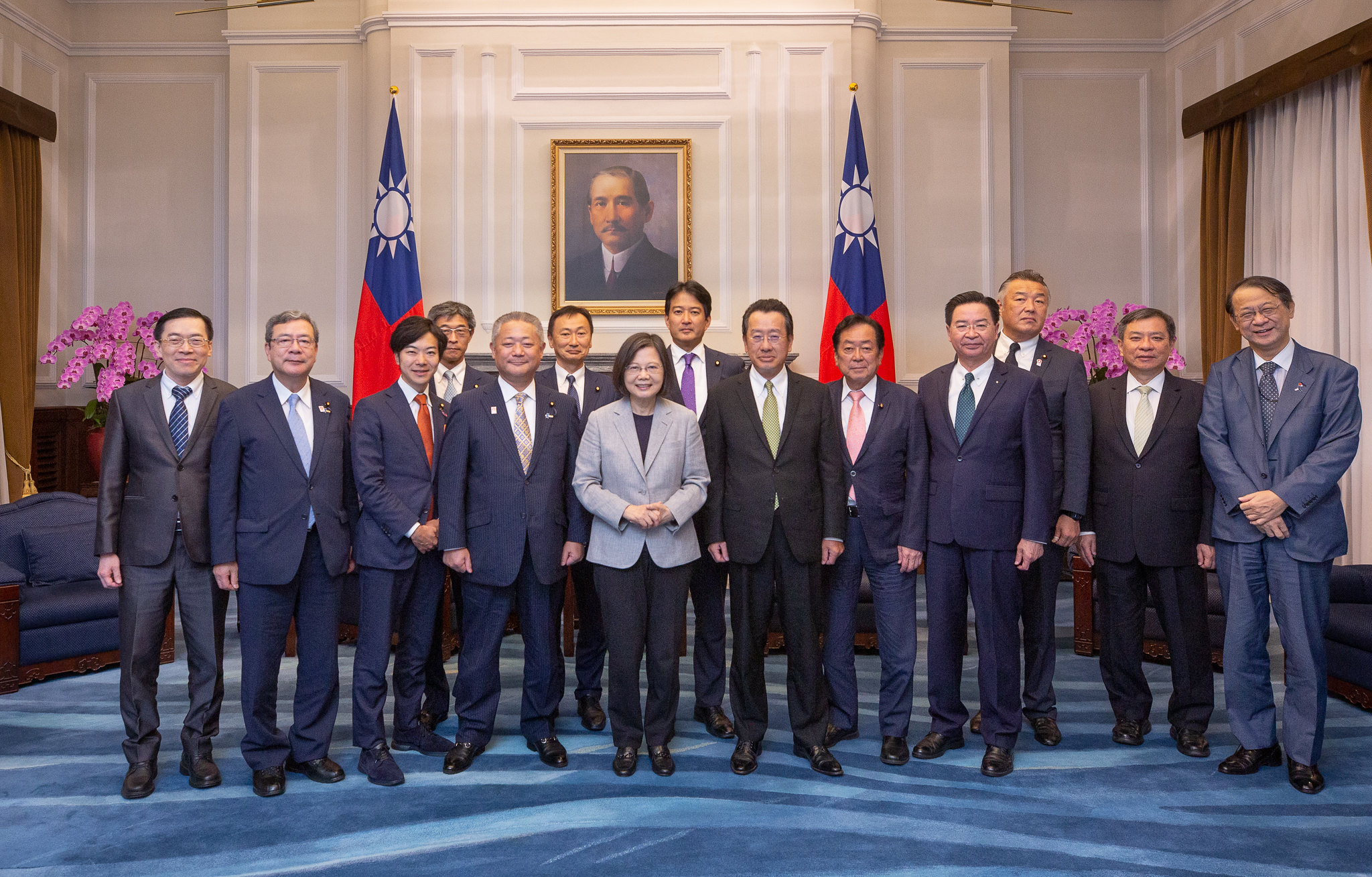 蔡英文總統2日接見「日本維新會‧中華民國(台灣)友好研討會台灣訪問團」。(圖：總統府Flickr)
