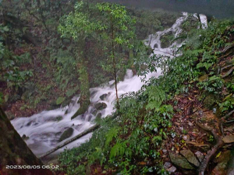 颱風卡努引進西南氣流，屏東山區大雨不斷，沖毀山屋水源管線，北大武山步道及檜谷山屋暫停開放到8日。（林業署屏東分署提供） (圖：中央社)