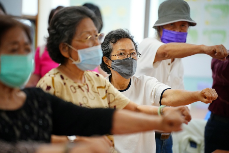 中小企業租稅優惠子法出爐，其中特別開放增僱65歲以上部分工時的員工適用，爲子法的一大亮點。(資料照/陳之俊 攝)