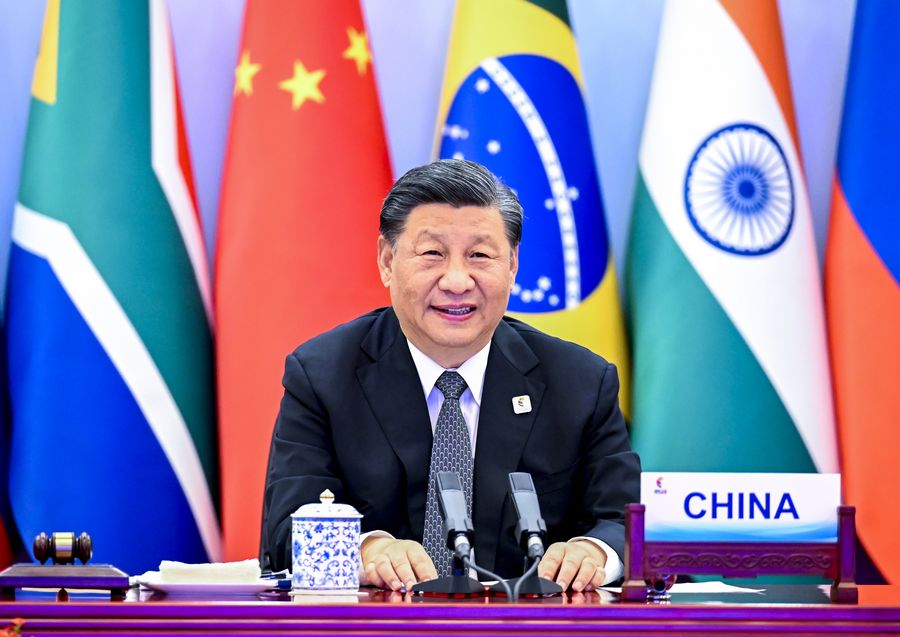 圖為中國國家主席習近平2022年以視迅會議方式出席金磚國家峰會。（圖：中國政府網)
