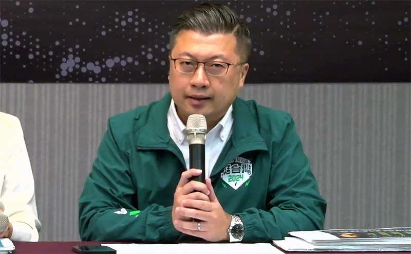 民進黨發言人張志豪表示，國民黨內有許多要角目前身兼綠能產業的董事或獨立董事，甚至接下不少政府重要的綠電工程，國民黨雙標的低劣套路，只會讓人看破手腳。(翻攝自民進黨發言人臉書直播)