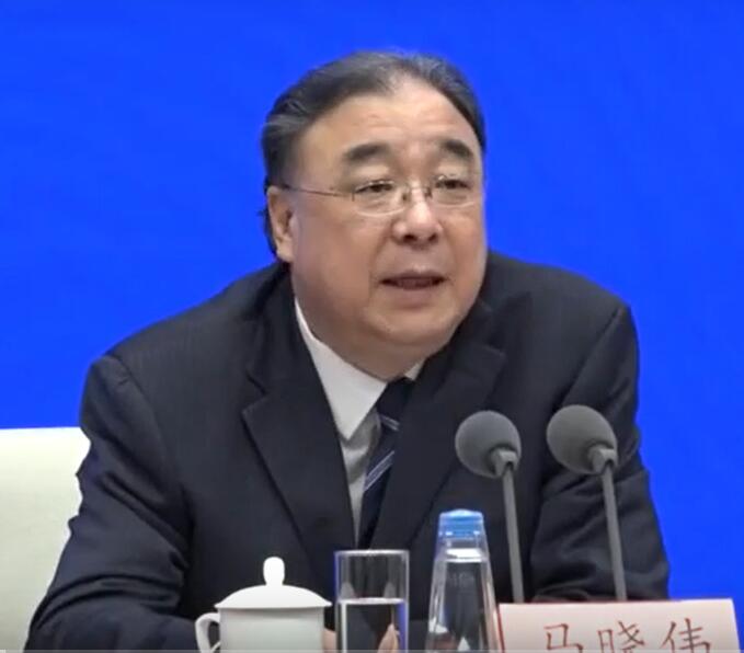 中國國家衛健委主任馬曉偉從3月起便未露面，官方稱病重，但近日又傳出遭人從醫院帶走，實際狀況無人能知。(維基百科)