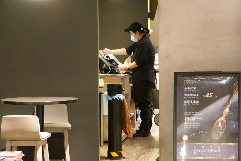 104人力銀行4日公布數據顯示，11月工作數連9月衝破百萬，住宿餐飲最缺人。(示意圖/圖：中央社)