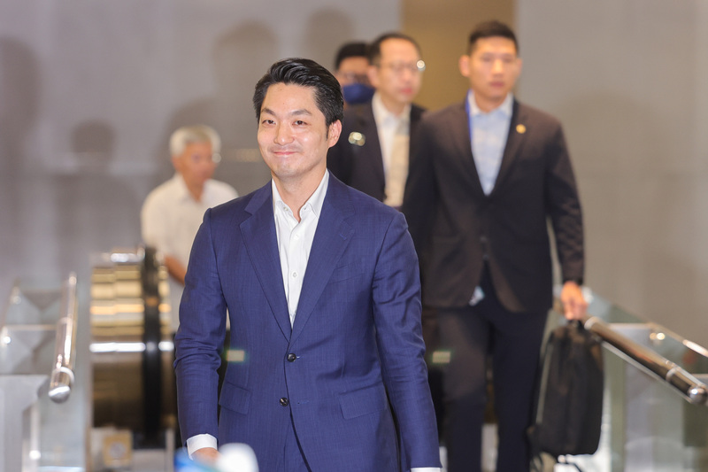 2023台北上海城市論壇將在中國上海市登場，台北市長蔣萬安（前）29日上午親自率團前往參加。 (圖：中央社)