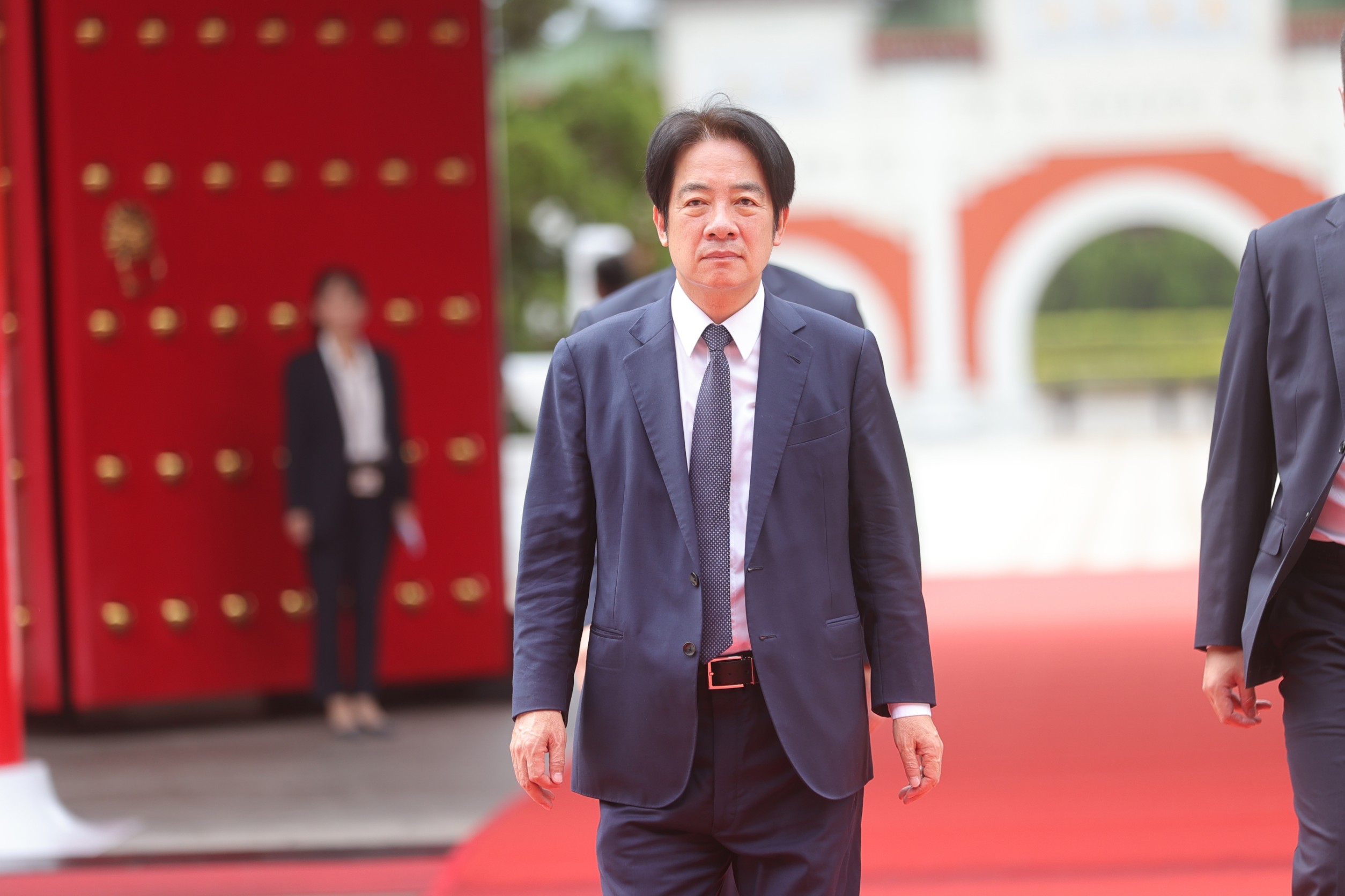 圖為副總統賴清德3日上午陪同蔡總統赴圓山忠烈祠參加秋祭忠烈殉職人員典禮。(圖：總統府)