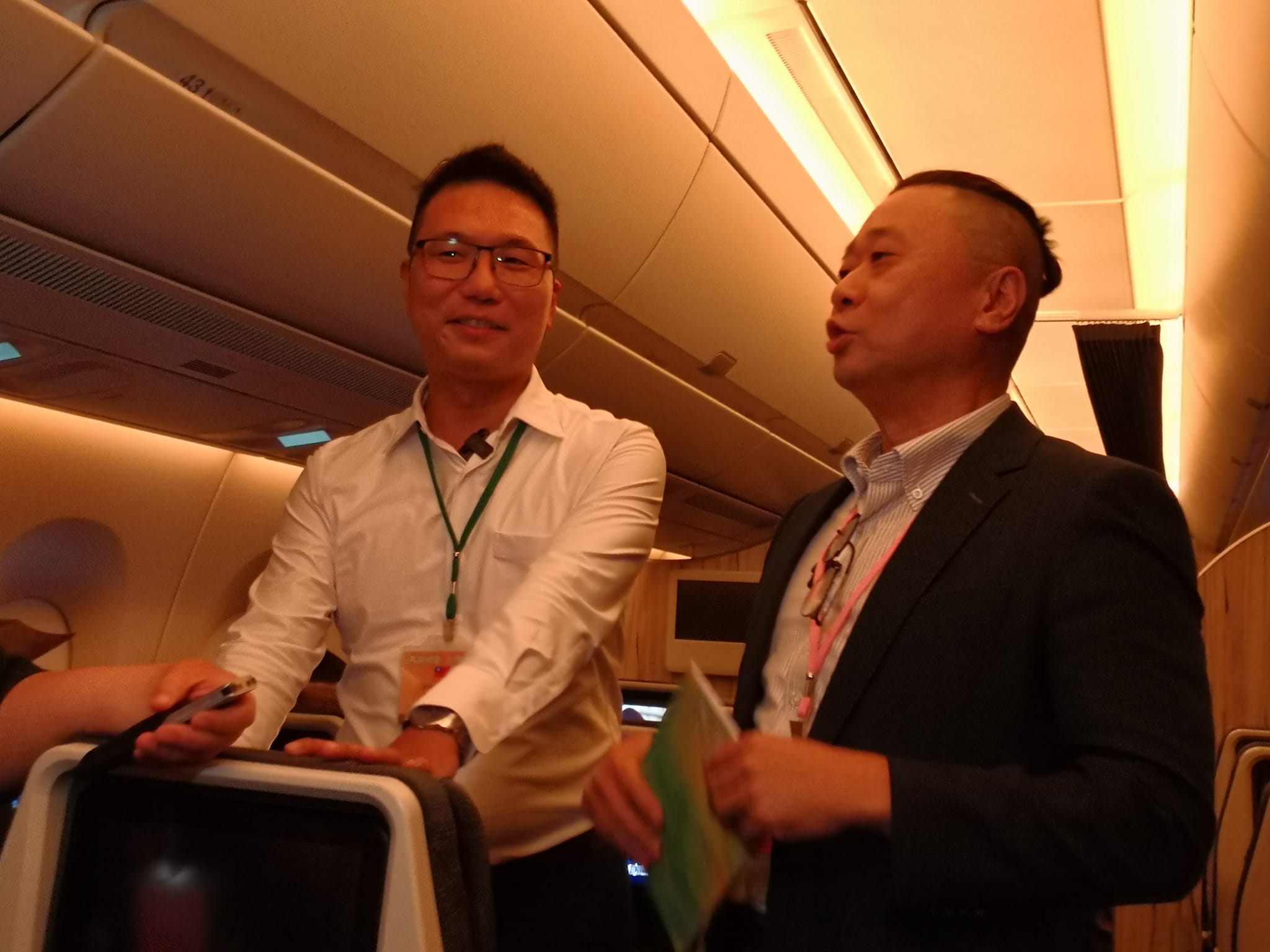 蔡英文總統率團出訪，藝人邰智源也隨團，體驗一日幕僚。（劉玉秋攝）