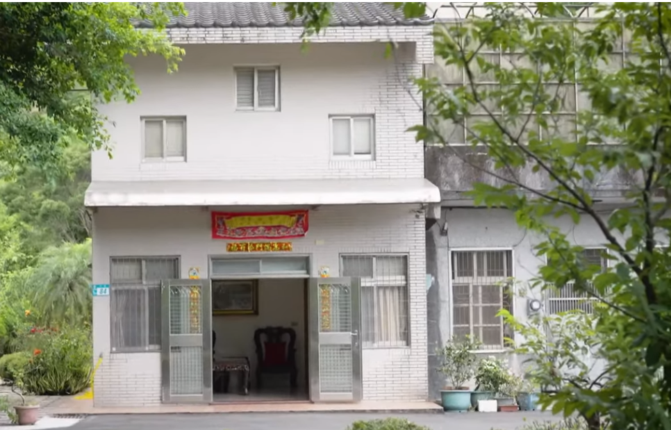 國土署21日表示，中央正研擬通案處理原則，協助保障廢礦區居住權益，期盼外界勿急著貼上違建標籤，引發居民不安。圖為民進黨總統候選人賴清德老家。(圖翻攝自Bloomberg Television)