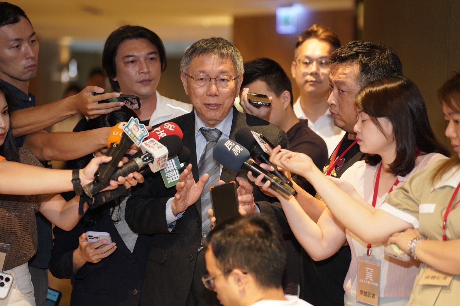 民眾黨主席、總統參選人柯文哲15日出席台灣上市櫃公司協會舉辦的東方領袖講座，以AI產業為主題進行演講。(民眾黨提供)