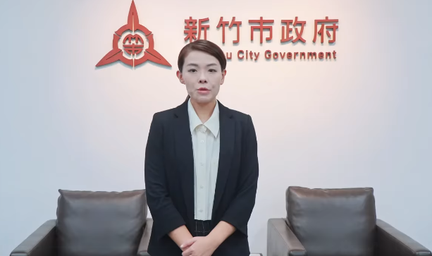 新竹市長高虹安15日下午在臉書貼出道歉影片向市民道歉，並強調李先生未干預市政，同時也說已經要求市府員工未來未經報備不得與李先生見面。(圖:高虹安臉書)