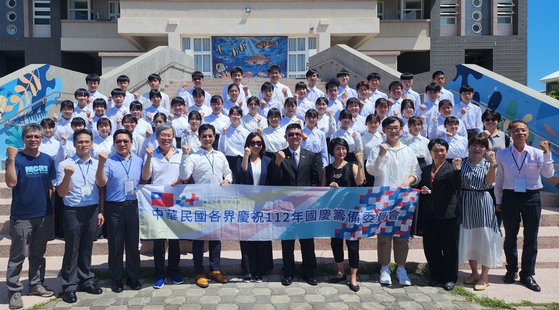 馬公高中合唱團獲選在112年國慶大會中領唱國歌，18日首次對外排演，獲得各方肯定。 (圖：中央社)