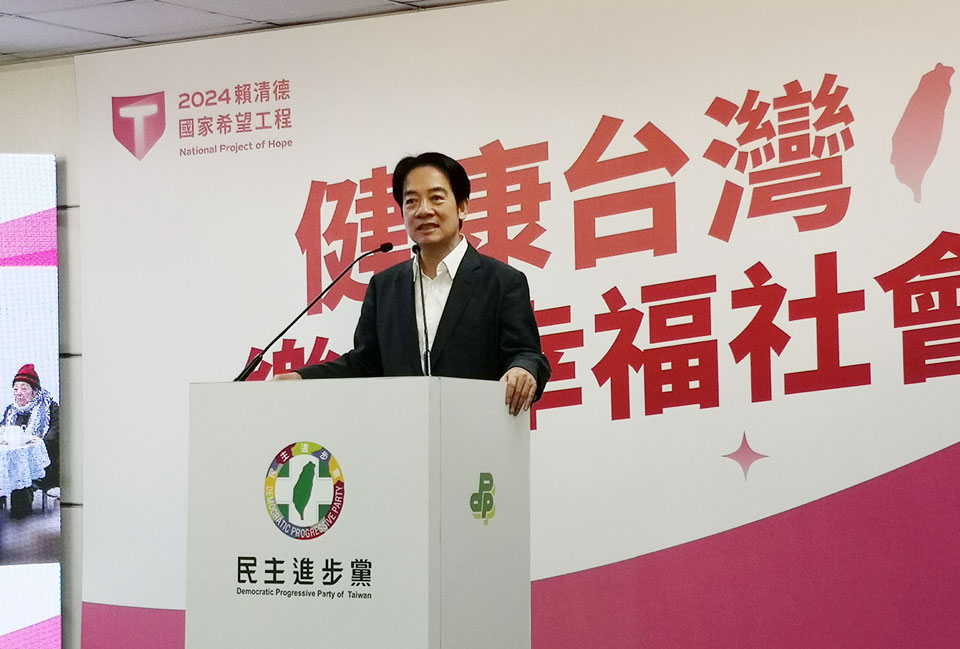 民進黨總統參選人暨副總統賴清德今天召開第三場「國家希望工程」記者會，由於蕭美琴多次被點名可能出任賴清德副手，有媒體詢問賴清德，對於蕭美琴投書美媒的看法。(劉玉秋攝)