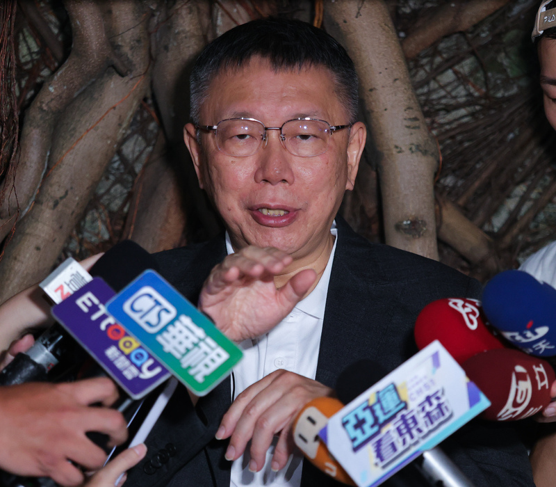 屏東工廠爆炸釀嚴重死傷，也衍生消防員組工會議題。台灣民眾黨總統參選人柯文哲23日晚間出席「2030教育AI年會論壇」前受訪表示，原則上他是持支持態度。 (圖：中央社)