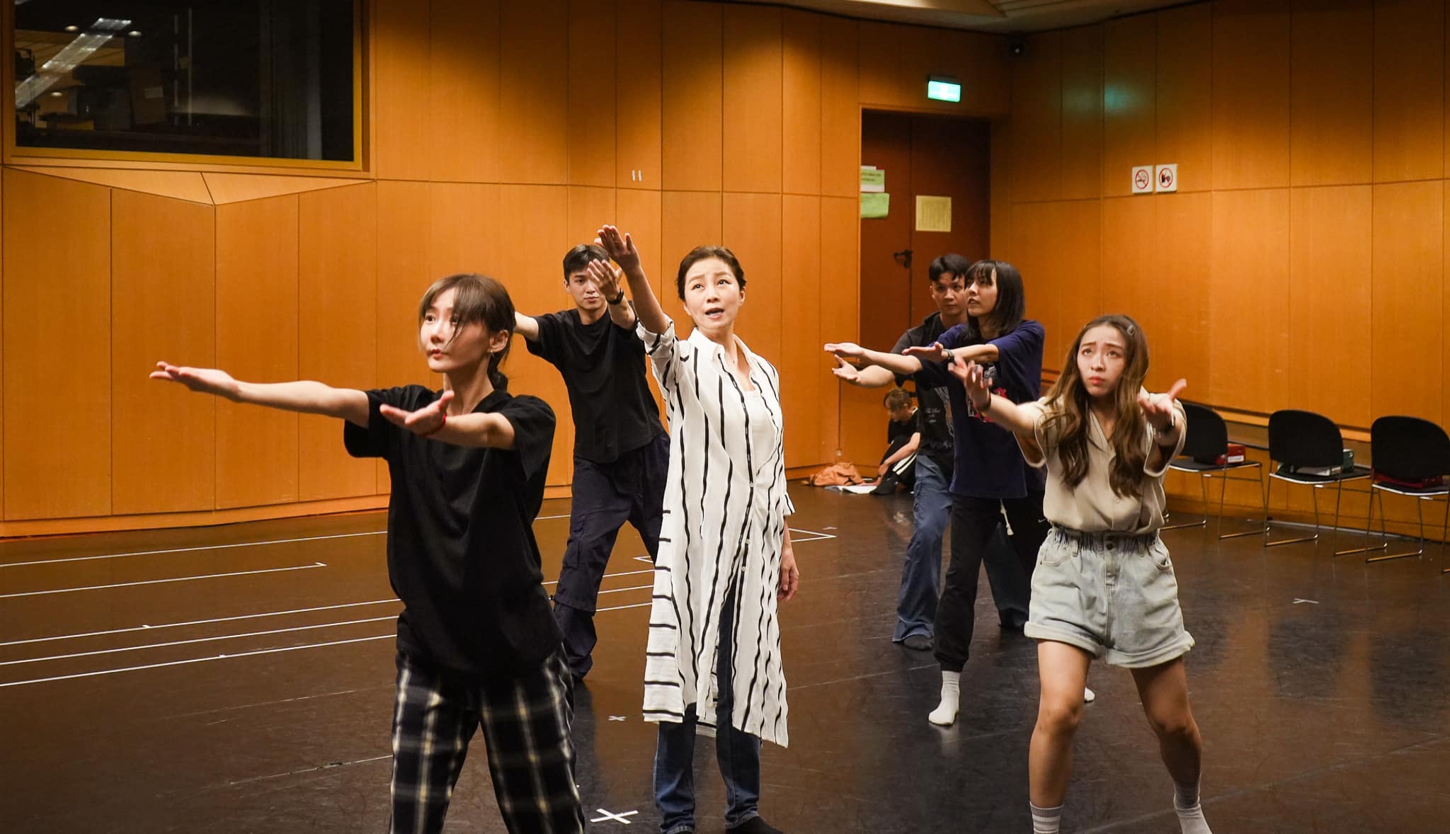 「兩廳院藝術出走」今年邀請到唱功、演技兼具的藝人方文琳(中)、方宥心以及音樂劇演員張仰瑄主演《寶島曼波Formosa》。(圖：方文琳臉書)