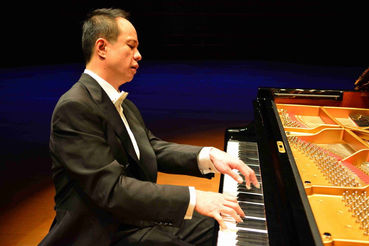 鋼琴演奏家陳瑞斌。(圖：綺想室內樂團提供)