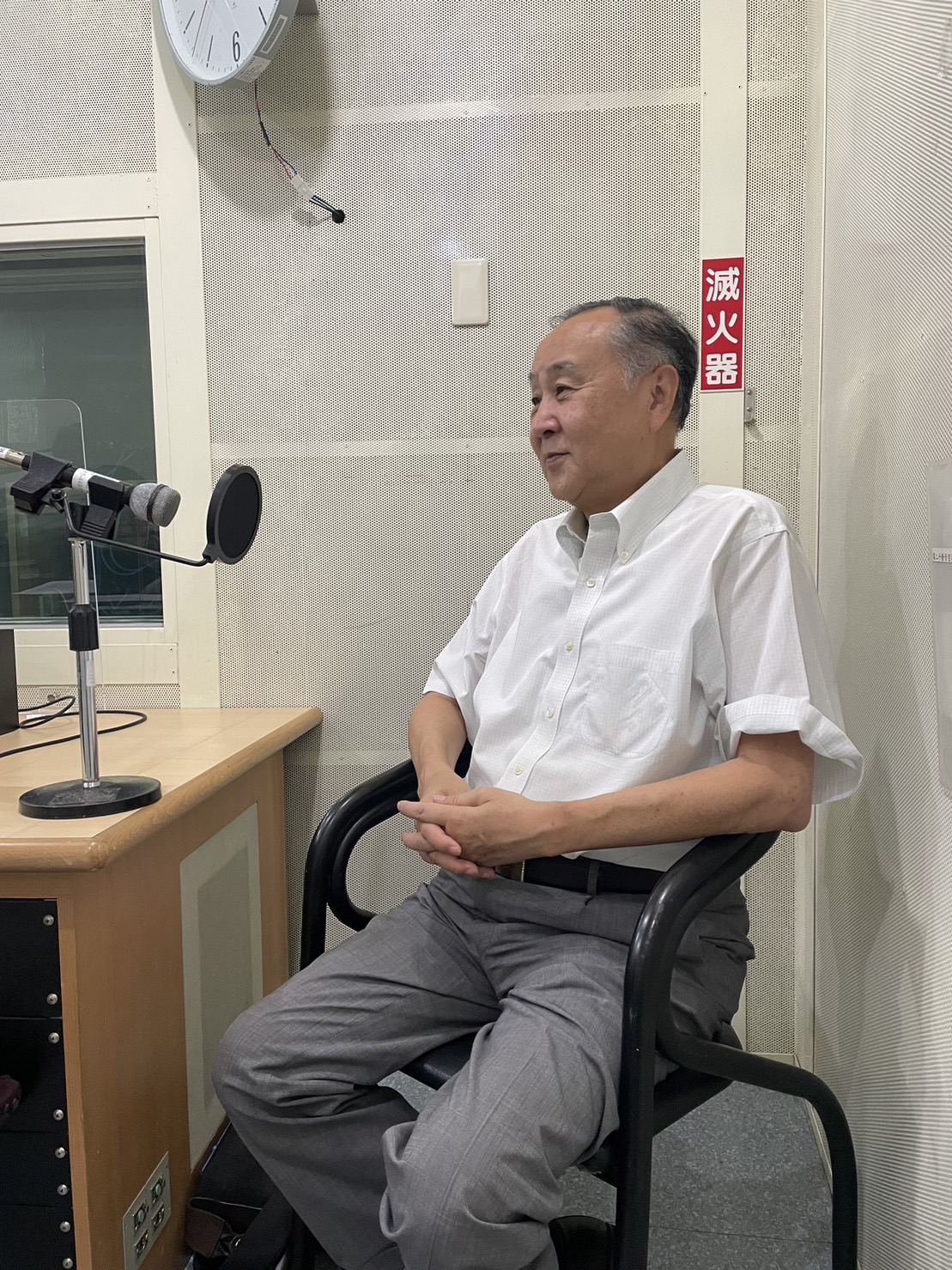 「香港議會」倡議人袁弓夷接受「為人民服務」節目主持人楊憲宏專訪。