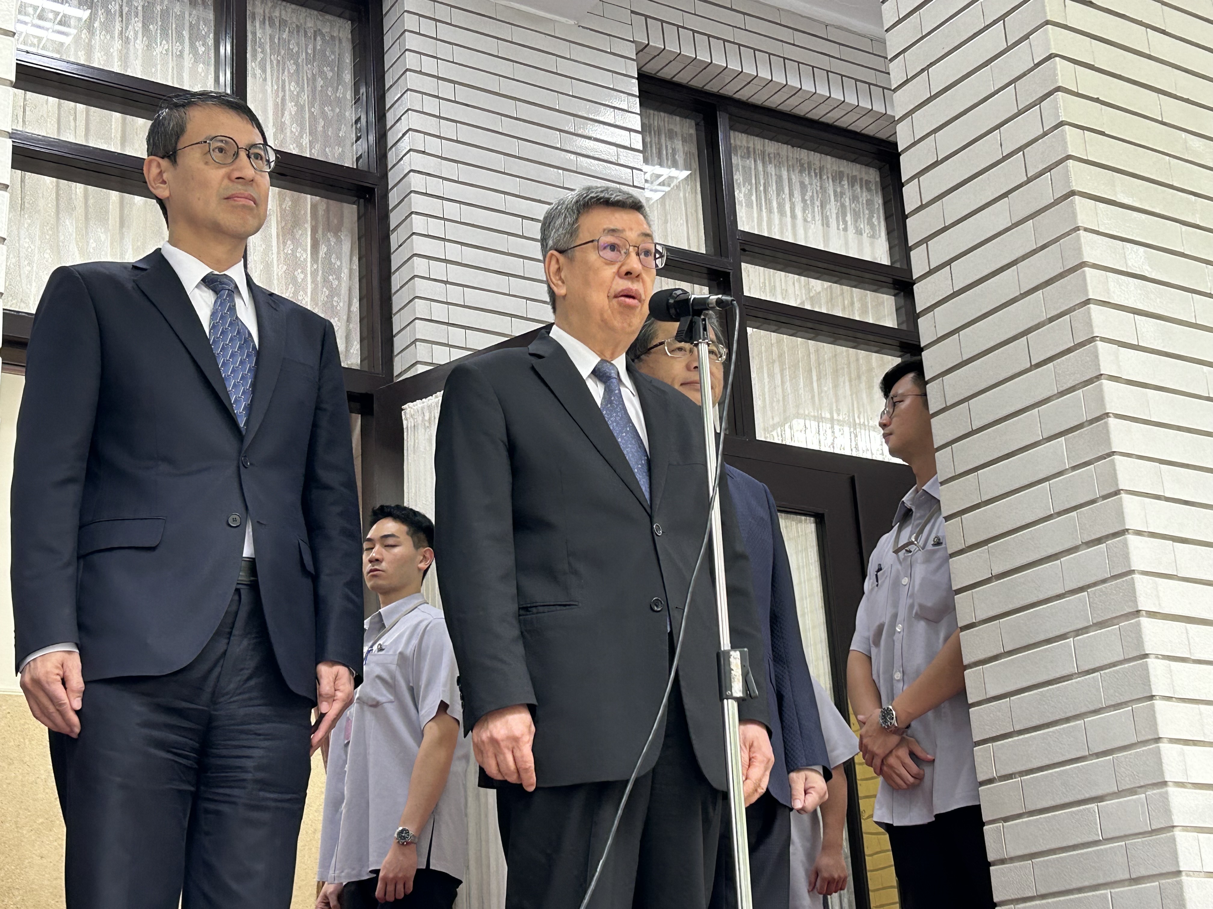 行政院長陳建仁今天(3日)率領部會首長，到立法院就「113年度中央政府總預算案」接受立委質詢。(趙婉淳 攝)
