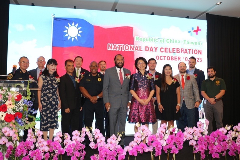 休士頓經文處美東時間6日午間舉行中華民國112年國慶酒會，美南地區的政要、產官學界超過500人與會。(休士頓經文處提供) (圖：中央社)