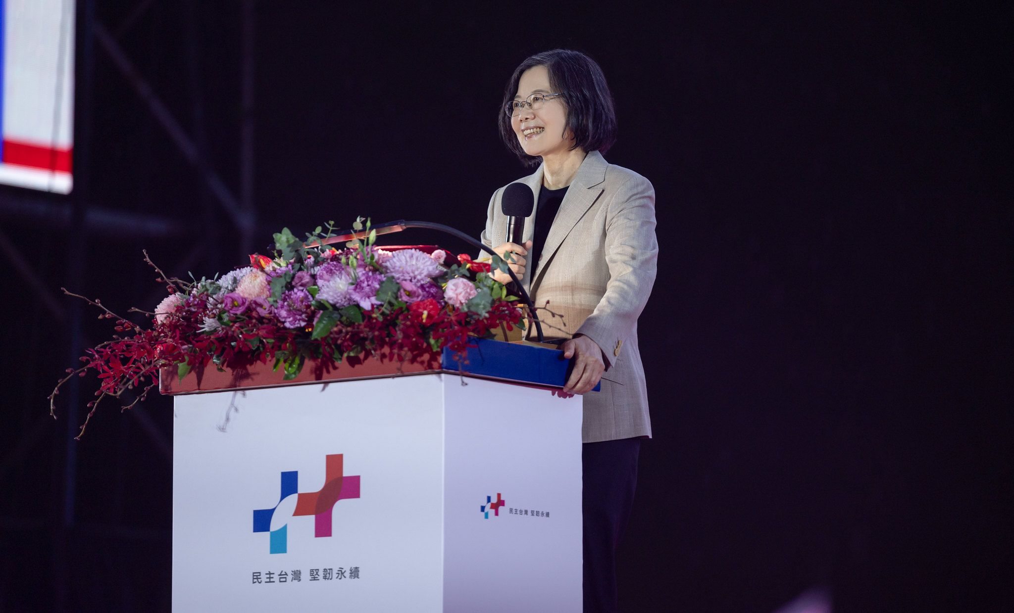 蔡總統表示，今年國慶晚會主題是民主台灣、堅韌永續，選在台南舉辦格外具意義。(擷自蔡總統臉書)