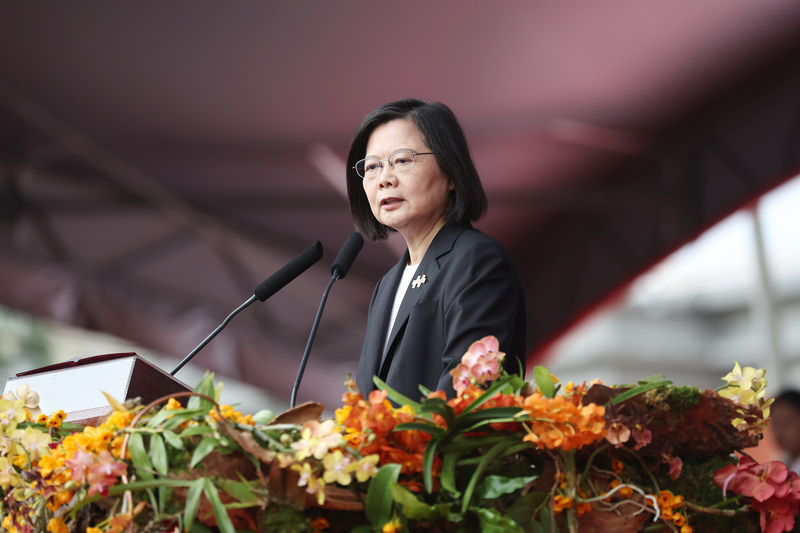 中華民國中樞暨各界慶祝112年國慶大會10日在總統府前廣場舉行，總統蔡英文發表談話。(圖：中央社)