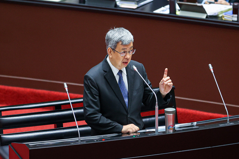 行政院長陳建仁13日上午率內閣團隊赴立法院施政報告，並備質詢。(圖：中央社)