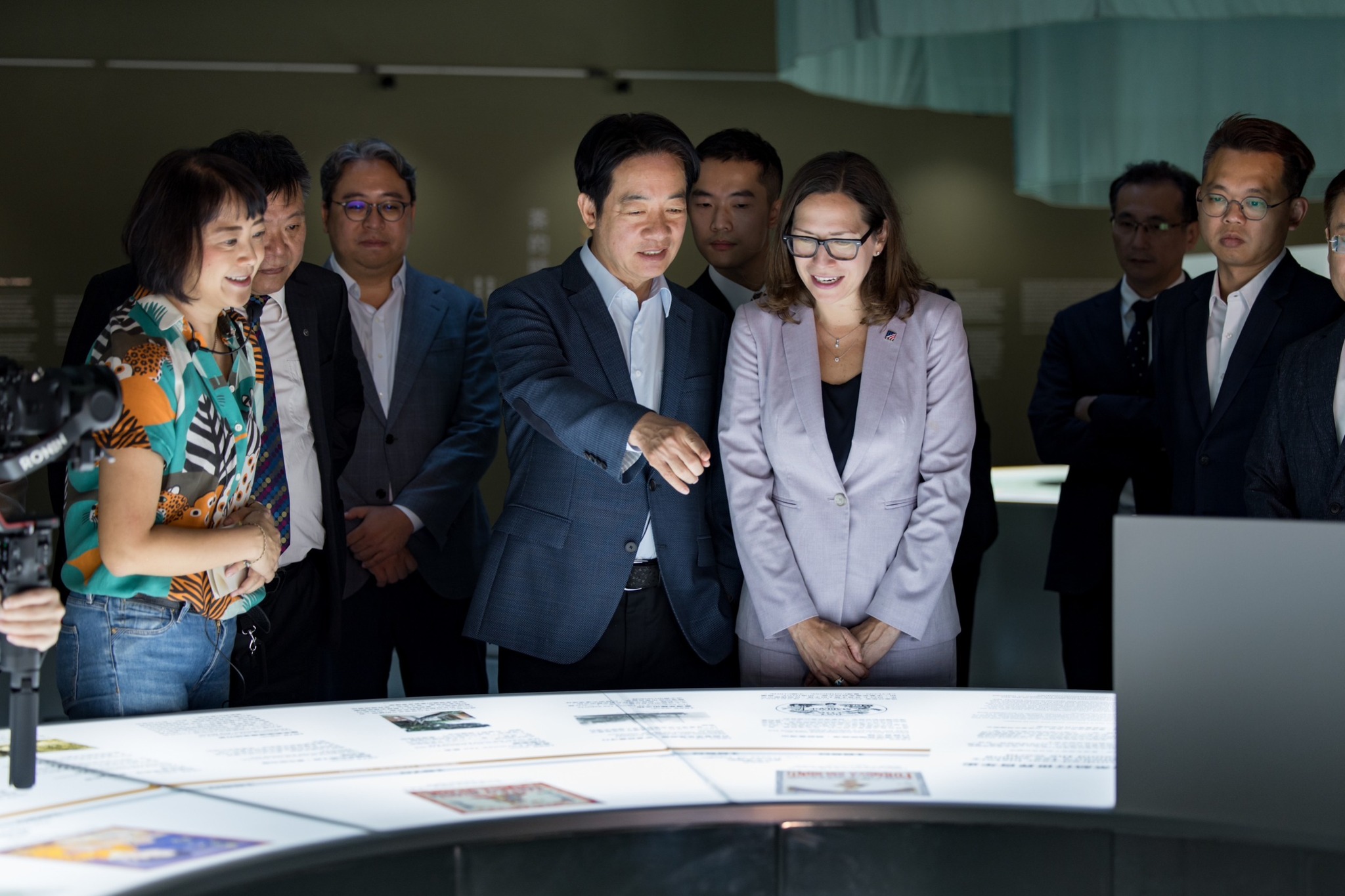 賴清德16日邀請美國在台協會(AIT)主席羅森柏格參訪台灣客家茶文化館。(圖:賴清德 臉書)