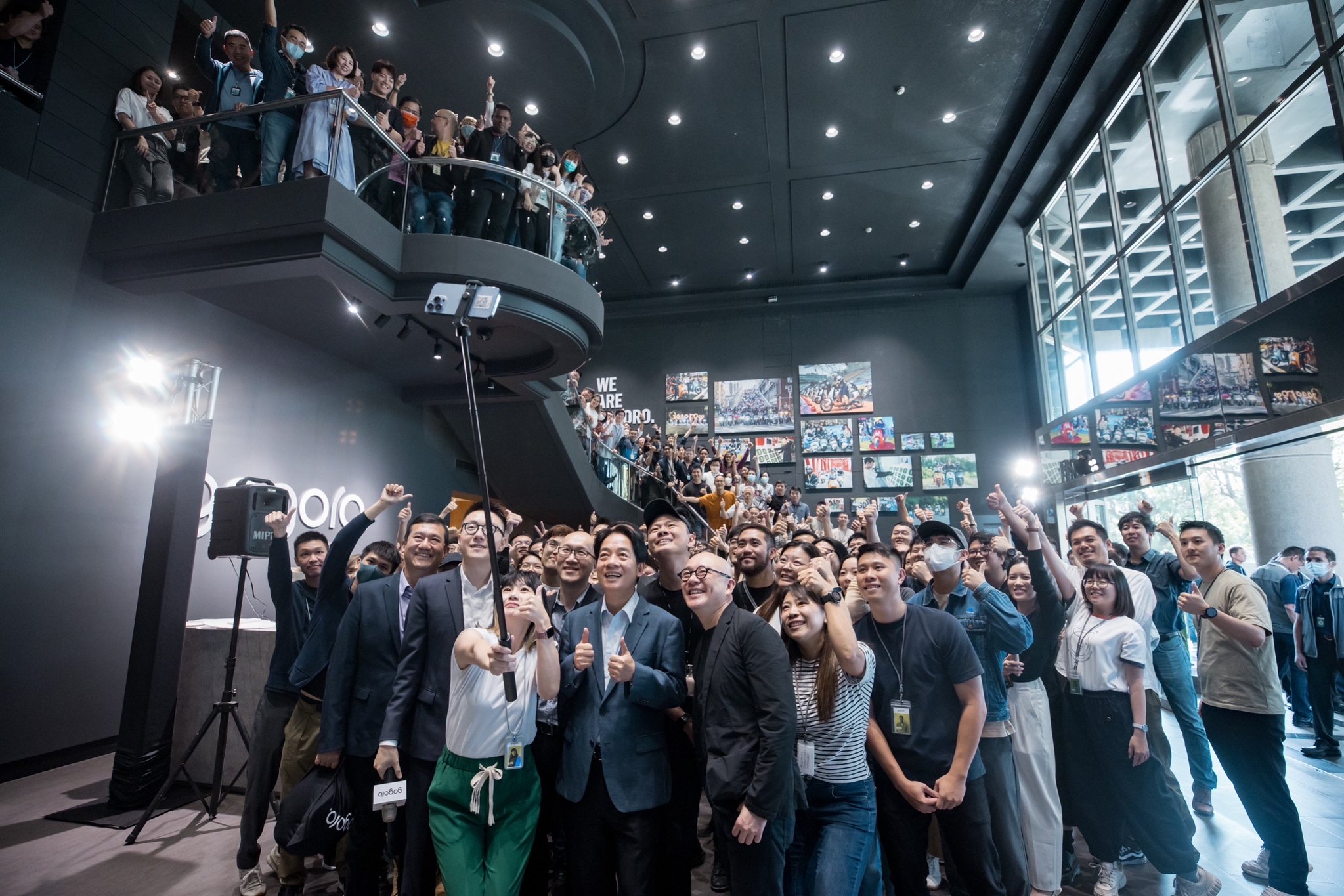 副總統賴清德前往桃園參訪Gogoro（睿能創意）公司。圖／總統府提供