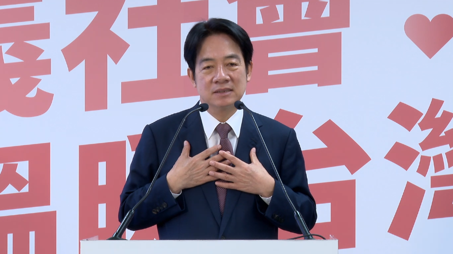 民進黨黨主席暨總統參選人賴清德25日在中常會上表示，民進黨從政黨員若有言行失序不符社會期待，黨中央必定嚴明黨紀。(翻攝直播畫面)