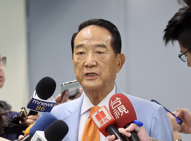 網紅八炯和閩南狼拍攝影片揭露中共統戰手法，提及福建統戰處長是親民黨主席宋楚瑜派來；親民黨痛批是惡意指摘，已明顯污衊，影片製作者須負法律責任。 圖為宋楚瑜。(圖：中央社資料照片)