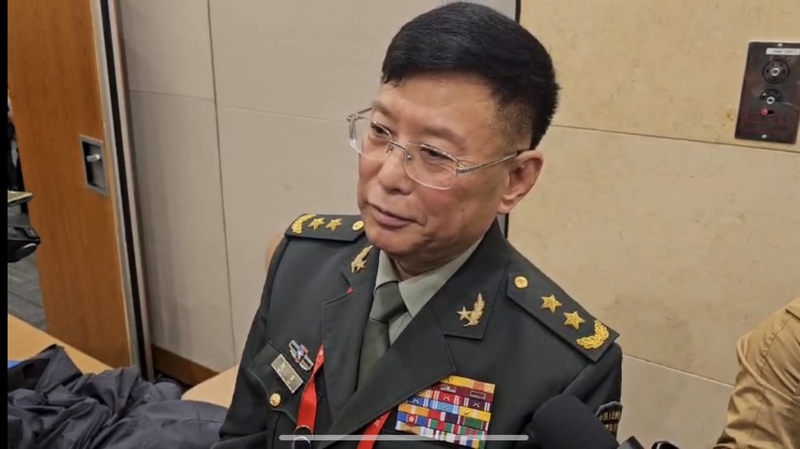 中國解放軍中將何雷12日表示，中國將「粉碎」任何對其主權領土的外國入侵，包括南海地區。(圖：中央社)