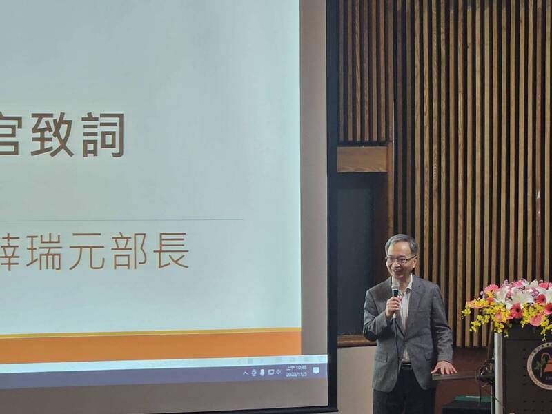 隸屬衛福部的各大部立醫院護理薪資決策受關注，外傳6日可能討論出加薪方案，對此，衛福部長薛瑞元5日出席公開活動前受訪表示，會先討論方案初步方向，但不會立刻定案。（圖：中央社）