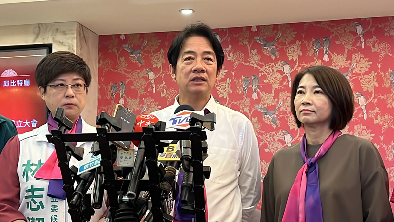 民進黨總統參選人賴清德（圖中）5日出席「新竹市信賴台灣姊妹會成立大會」。（圖：中央社）