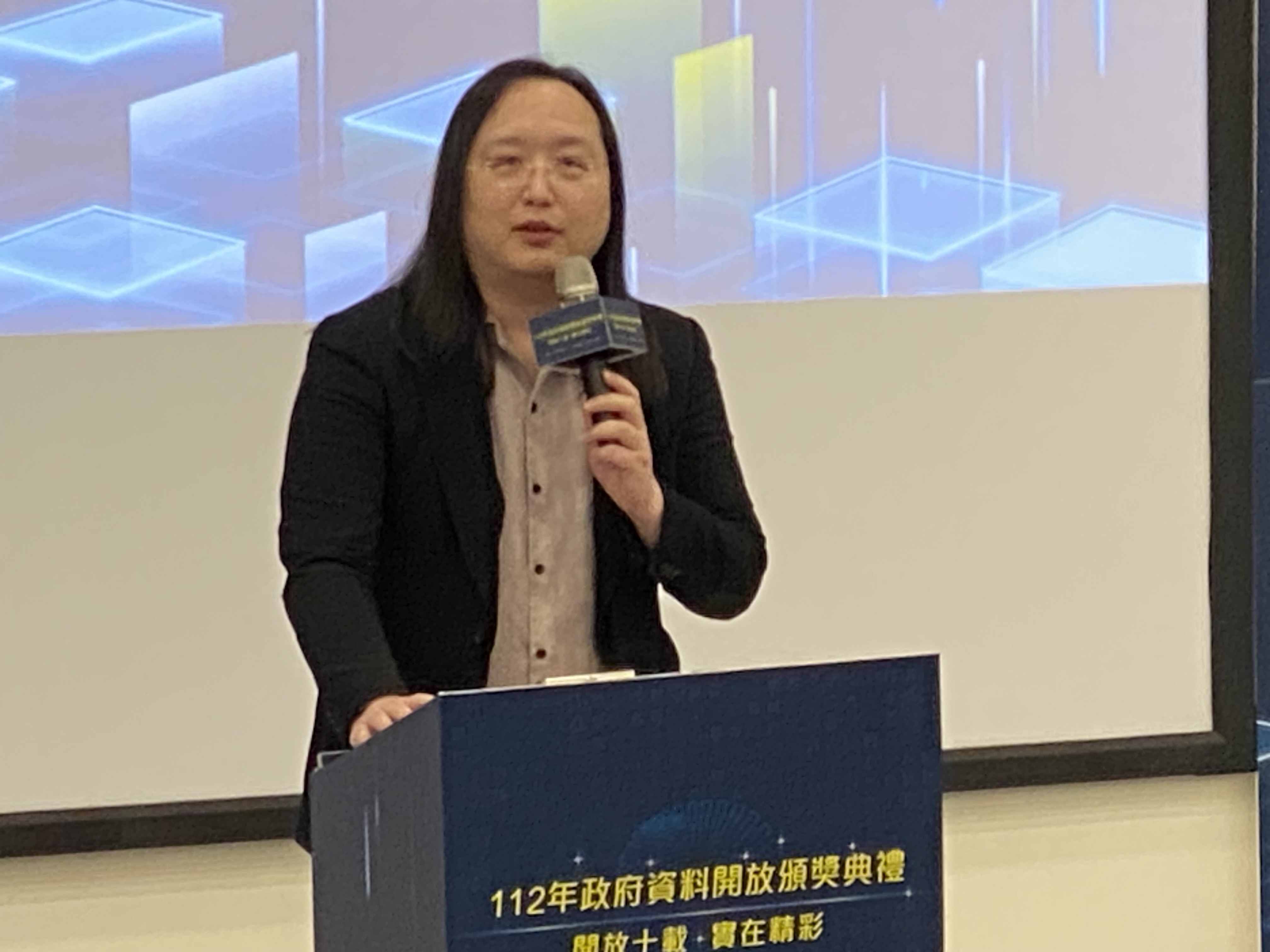 傳出數位部長唐鳳不願以部長名義餐與聯合國會議，數位部18日澄清，以資安院董事報名，未損國家尊嚴且實質參與。(吳琍君 攝)