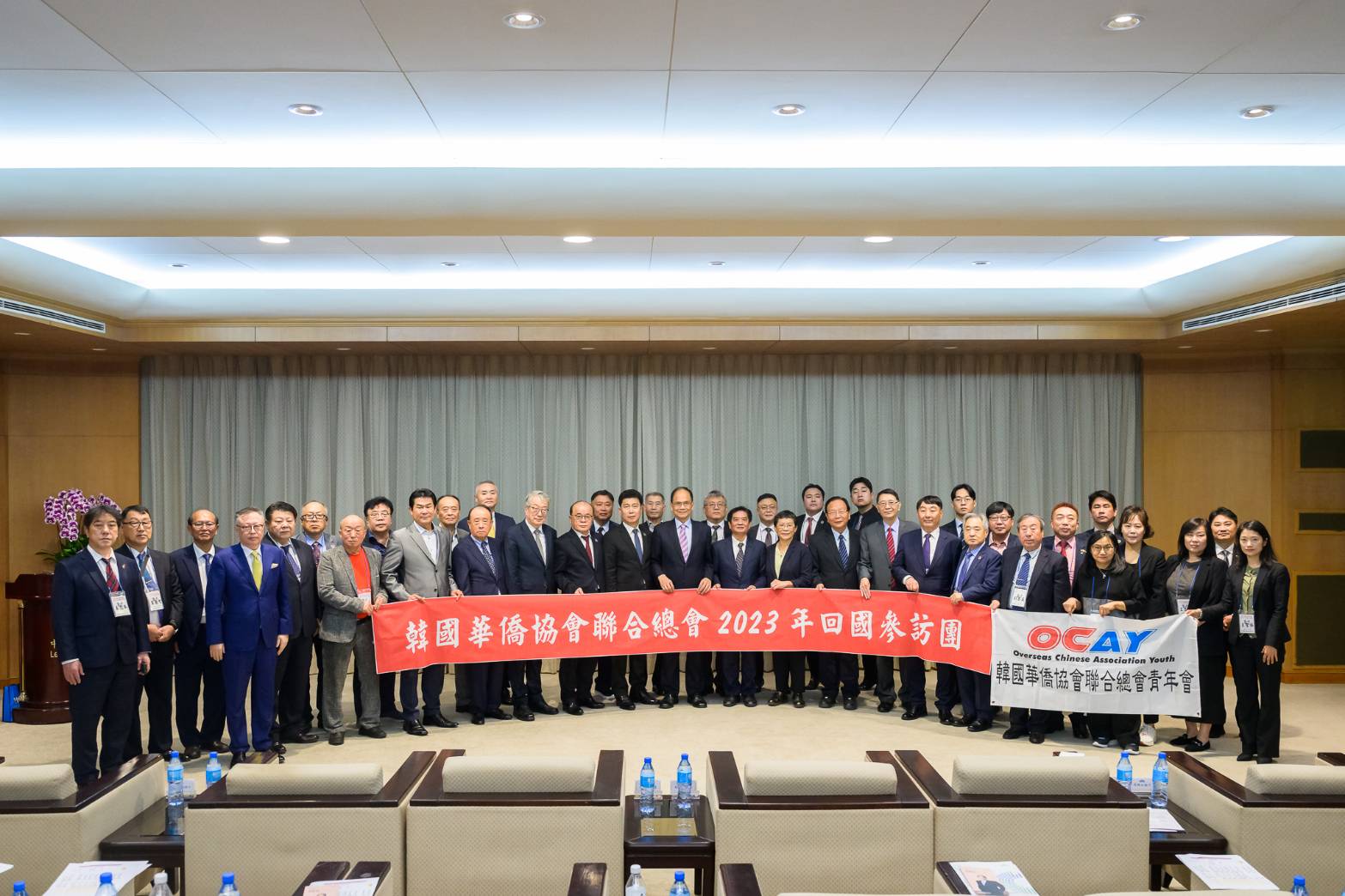 立法院長游錫堃今天(8日)接見「韓國華僑協會聯合總會返台參訪團」一行。(立法院提供)