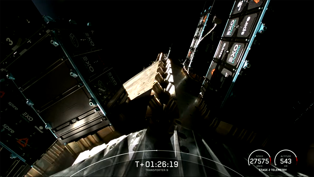 鴻海集團代號PEARL-1H和PEARL-1C的2顆衛星，於台北時間12日凌晨透過SpaceX的獵鷹9號順利升空。(圖：X平台@SpaceX)