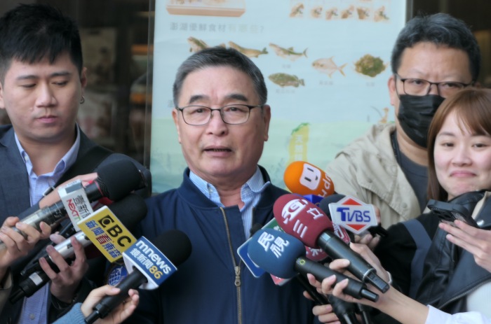 民進黨正國會中常委陳茂松對不分區提名表達不滿，拒絕出席中執會為名單背書。(劉玉秋攝)
