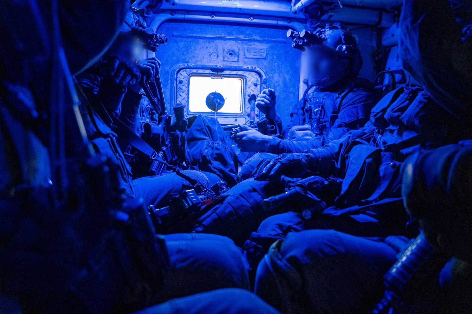 數十名以色列士兵(圖)15日對加薩最大的醫院「西法醫院」發動突襲行動。(AFP)