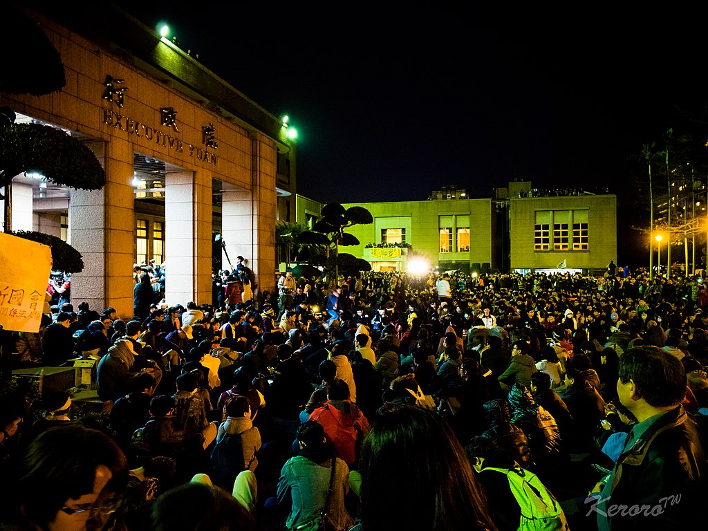 2014年太陽花學運攻占行政院事件。(維基百科/CC BY-SA 2.0)