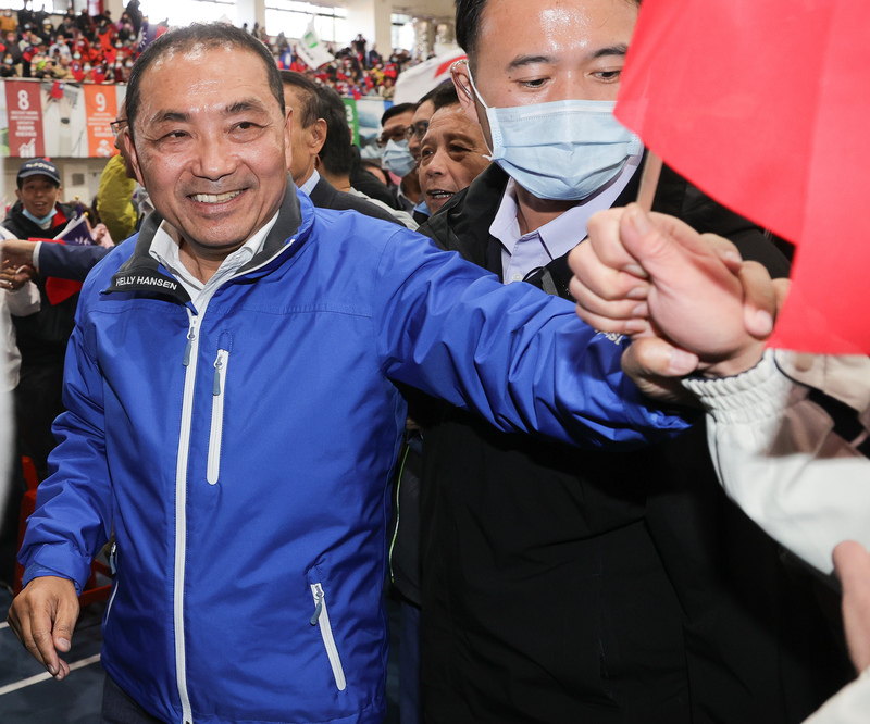 國民黨總統參選人侯友宜(前左) (資料照/中央社)