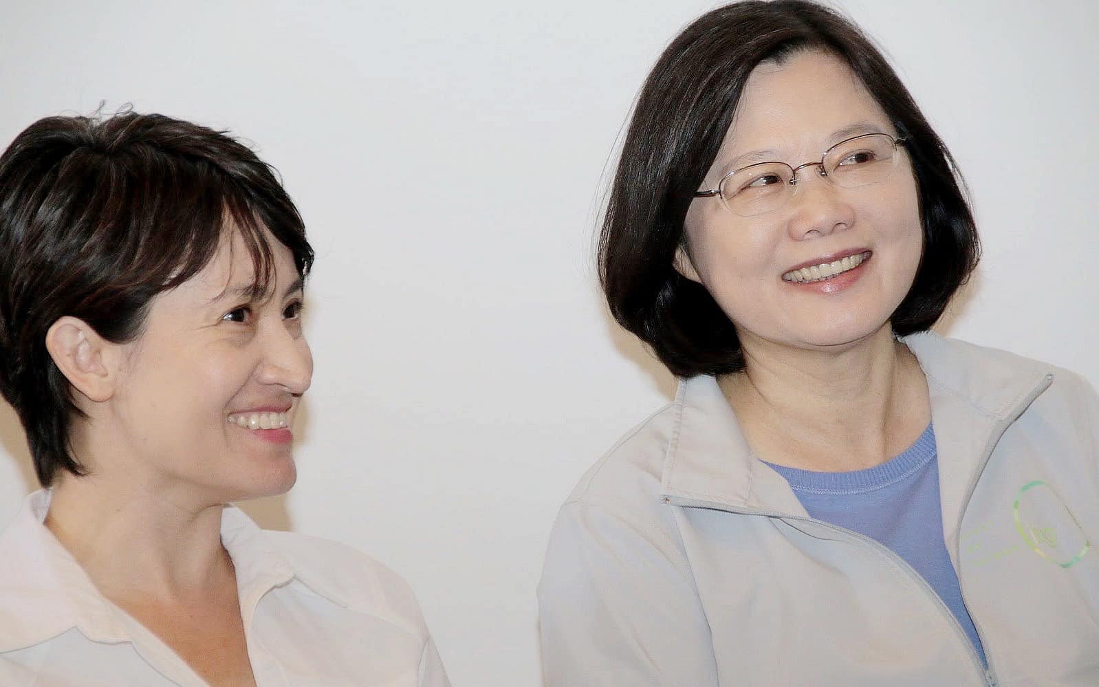 蔡總統21日晚間透過臉書發文表示，2010年，蕭美琴義無反顧投入花蓮立委補選後，就留在花蓮耕耘。(圖：蔡英文總統臉書)